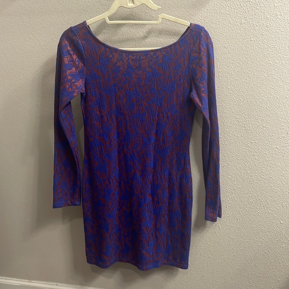 XS Everly long sleeve rust and royal blue mini dress with low back